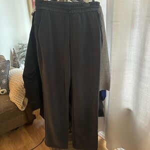 Lululemon Wide-Leg Pants – Size 6